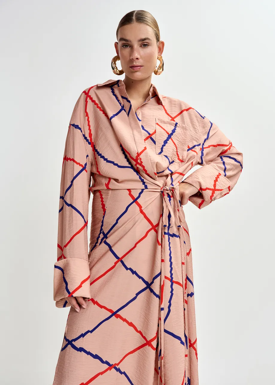 Lichtroze, rode en blauwe maxi-jurk met ruitjes 