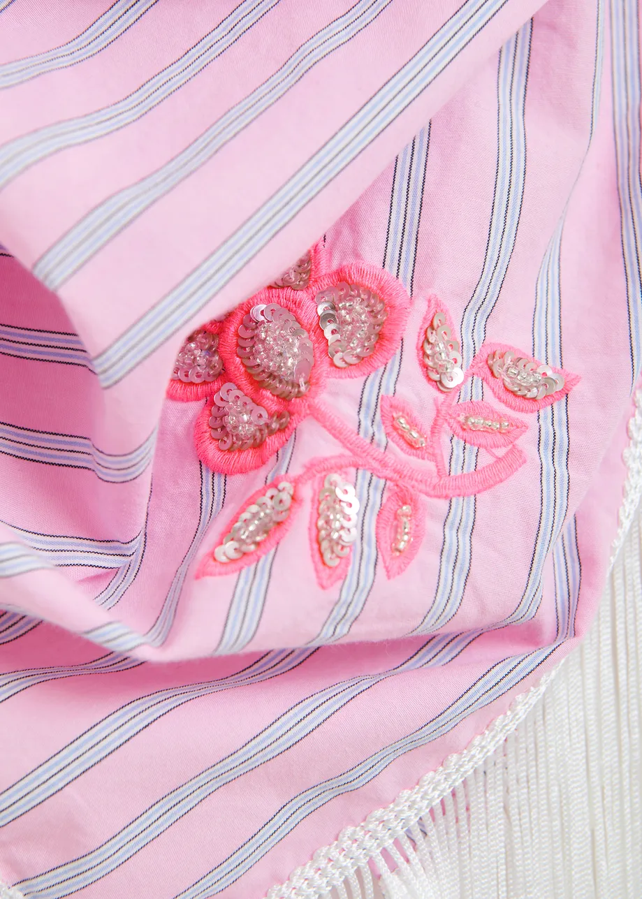 Roze katoenen sjaal met blauwe pinstripes en borduurwerk