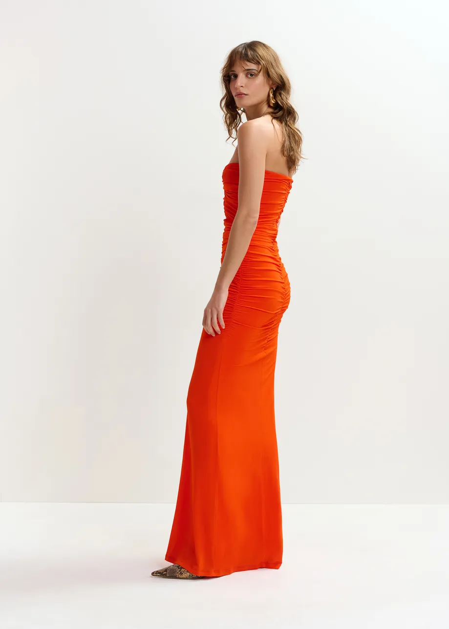 Oranje strapless maxi-jurk met ruches en uitsnijding