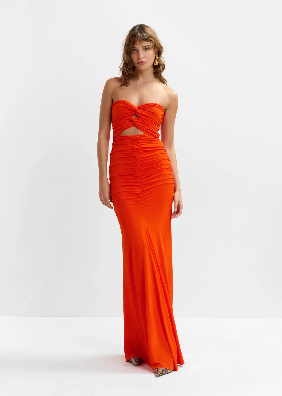 Oranje strapless maxi-jurk met ruches en uitsnijding