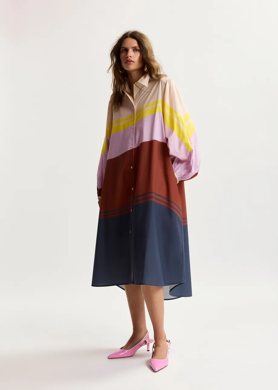 Abito chemisier oversize in cotone color crema e multicolor con stampa a righe piazzata