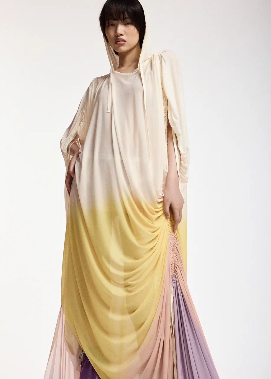 Mehrfarbiges, asymmetrisches und drapiertes Batik-Maxikleid mit Kapuze