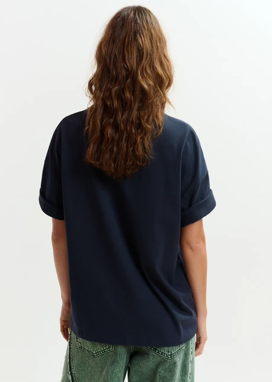 Navy cotton T-shirt with 'E' embroidery