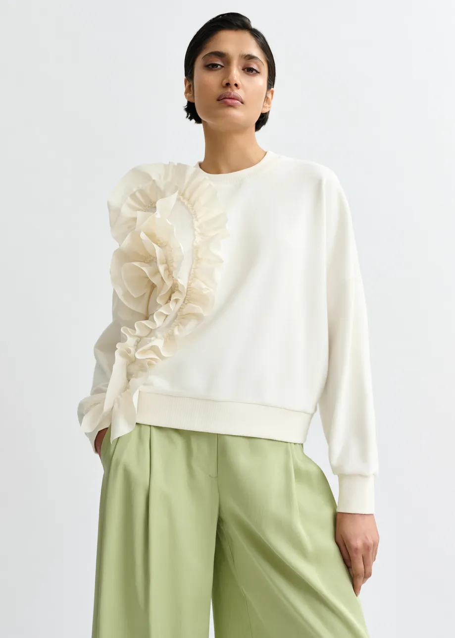 Witte katoenmix sweater met volantdetails