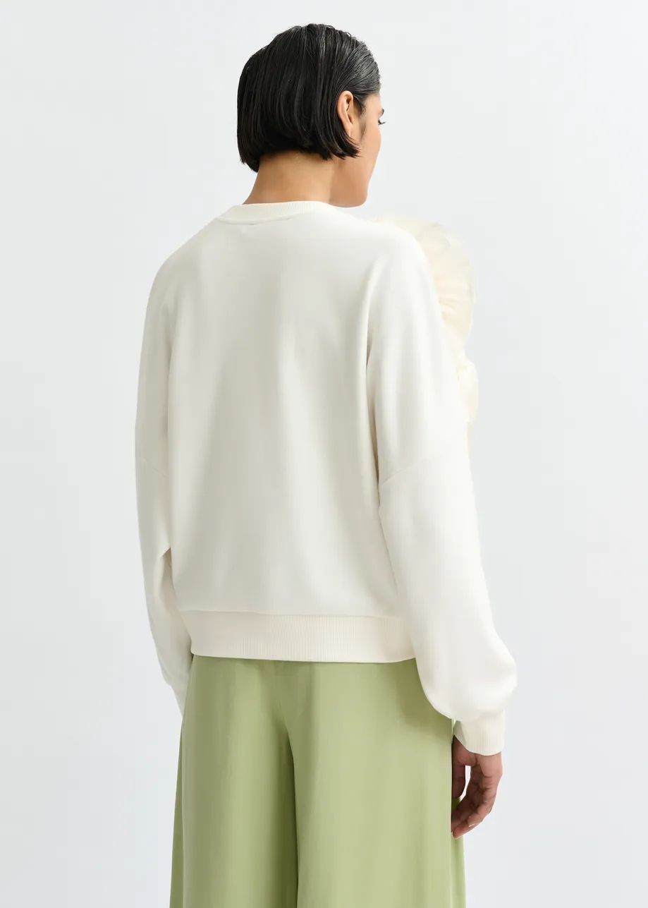 Witte katoenmix sweater met volantdetails