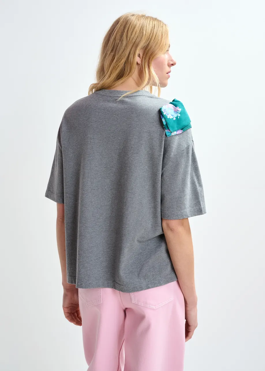 Grijs en wit katoenen T-shirt met print en franjes