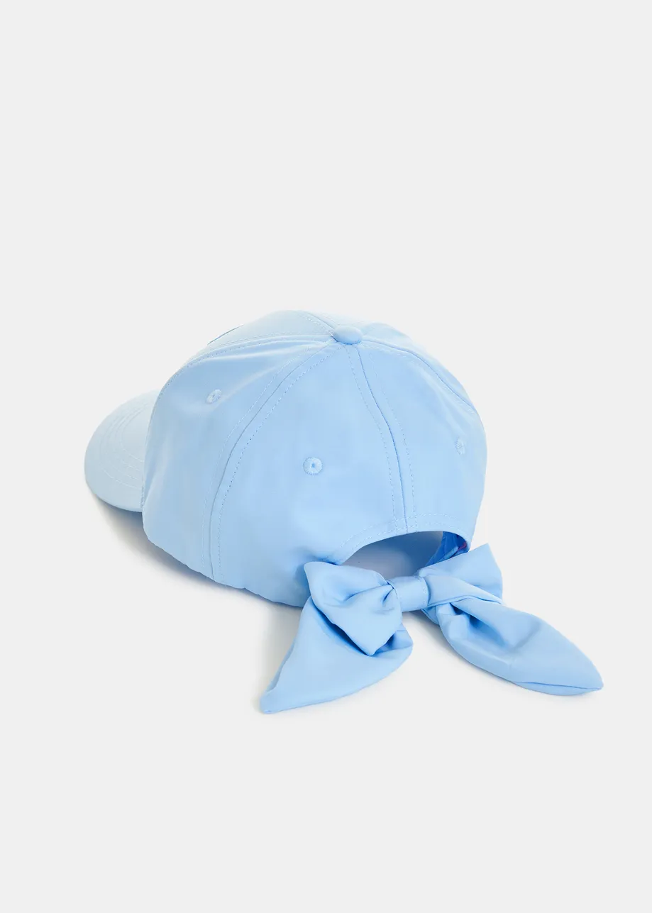 Casquette de baseball bleu clair avec E et nœud