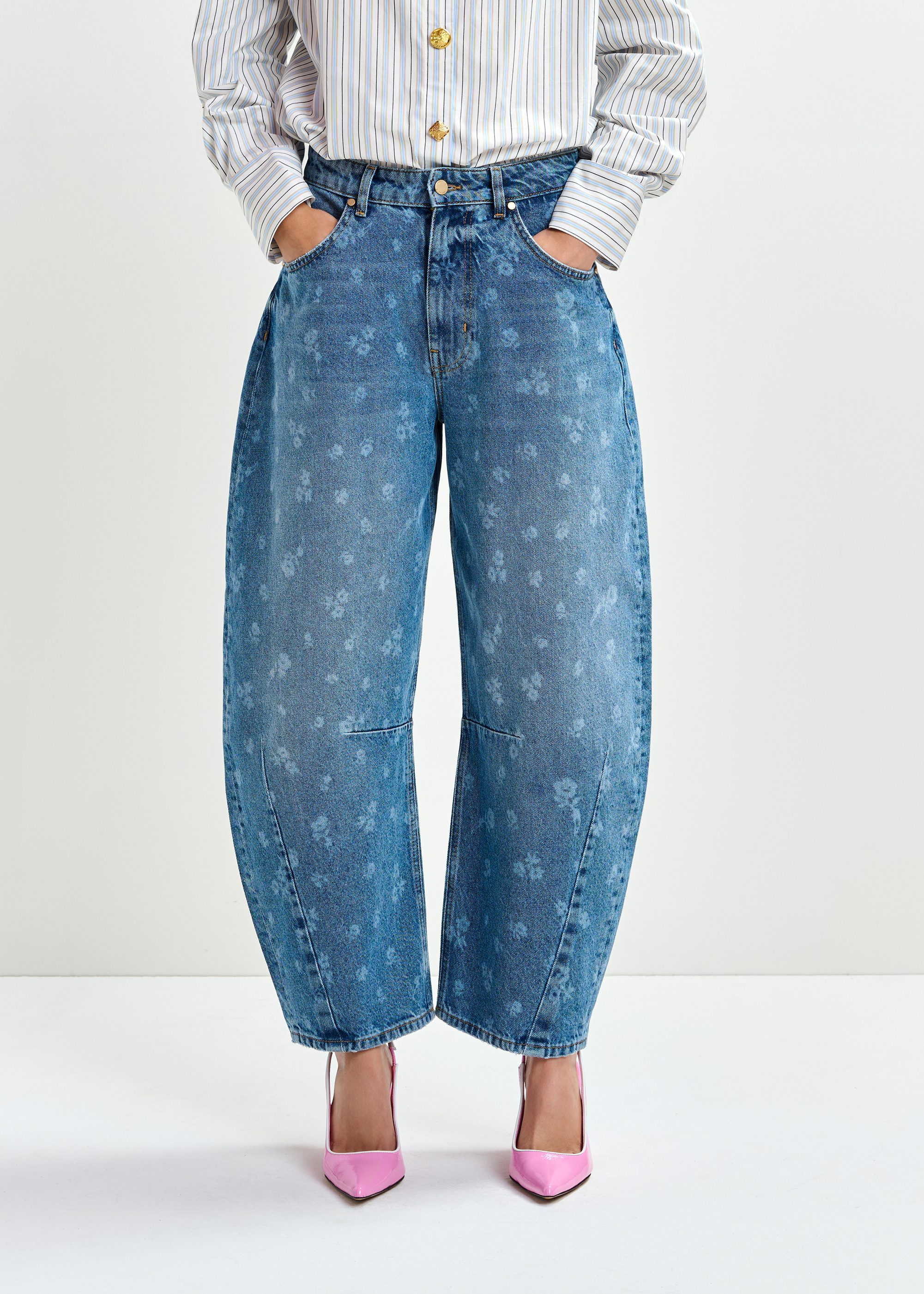 Blue floral-print barrel-leg cropped jeans | Essentiel Antwerp