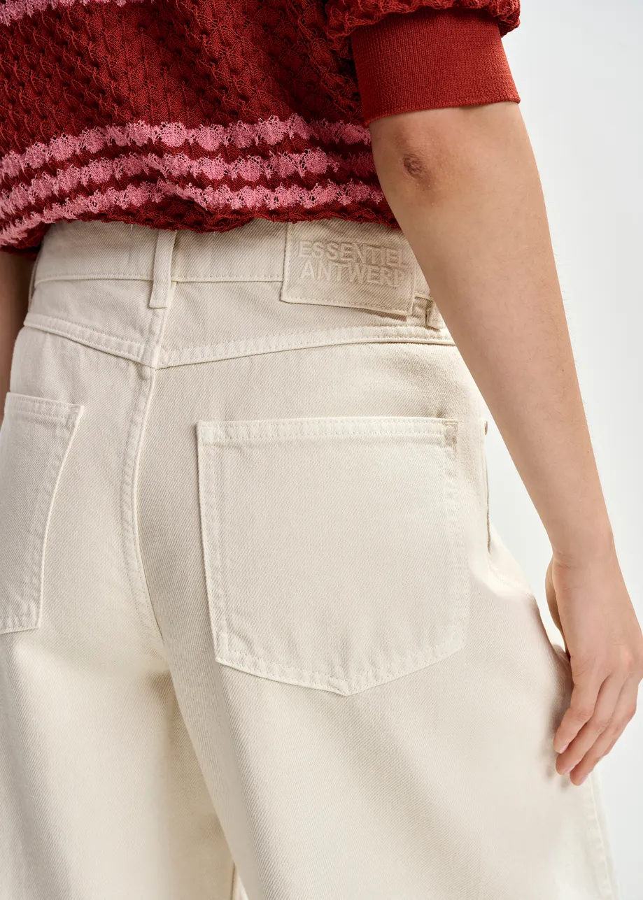 Gebroken witte jeans met barrelpijp