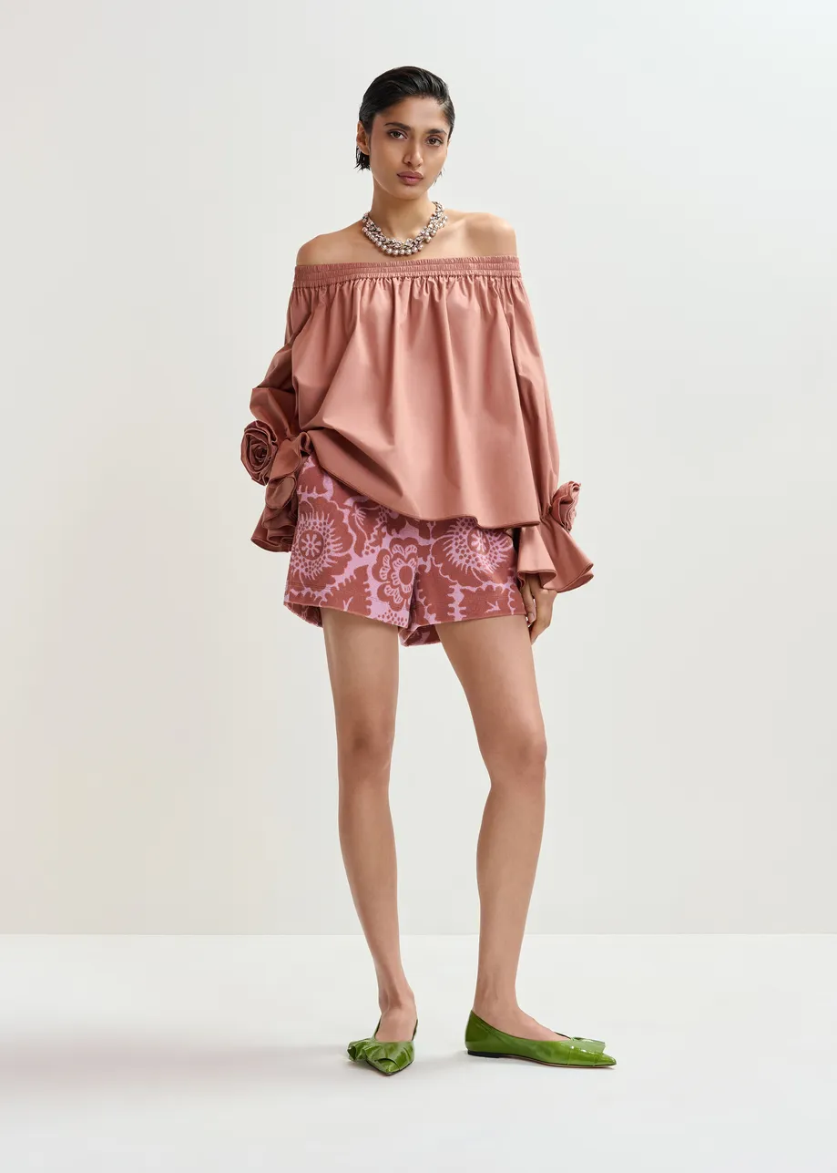 Top vintage in cotone rosa senza spalline con dettagli a rosa