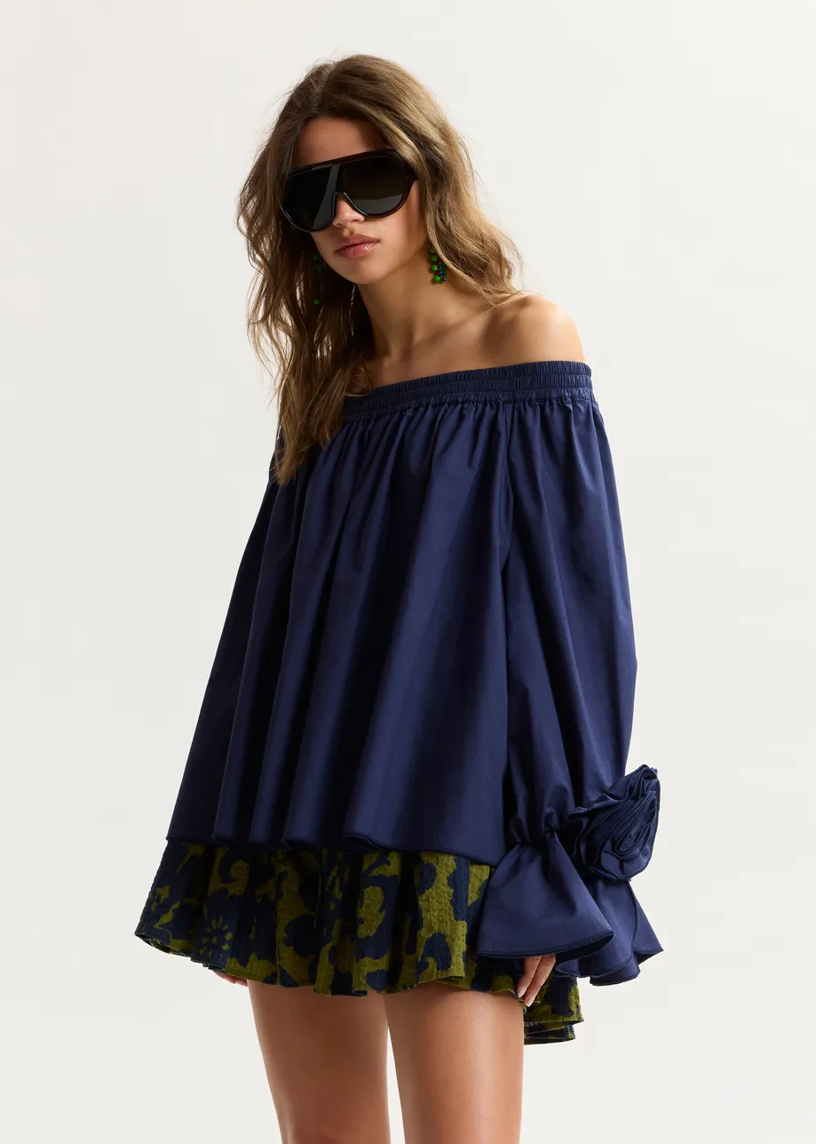 Marineblaues, trägerloses Baumwolloberteil mit Rosettendetails