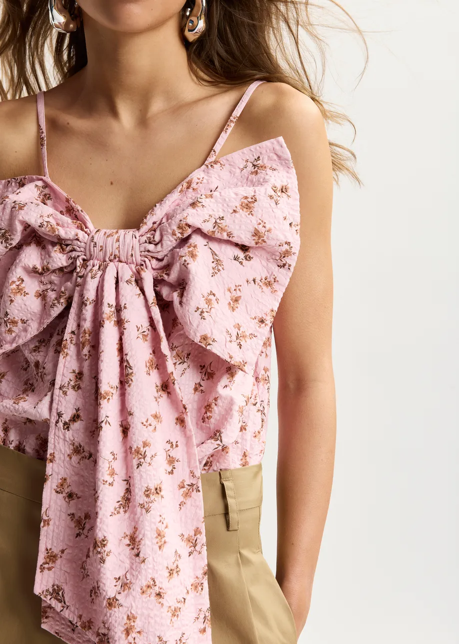 Maglia in cotone con stampa floreale rosa e marrone e dettaglio fiocco