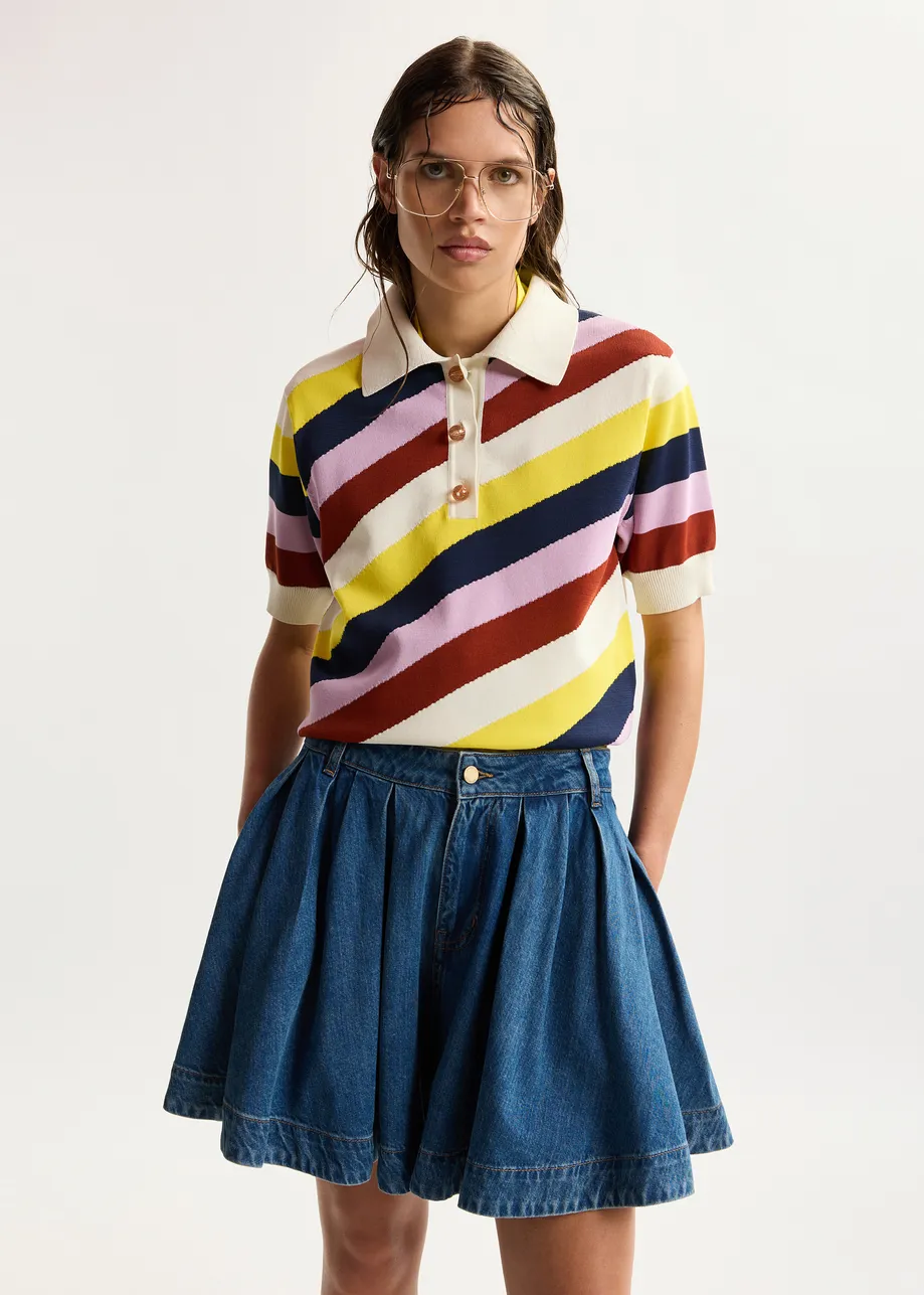 Polo in maglia a righe multicolor e bianco ottico con bottoni a contrasto