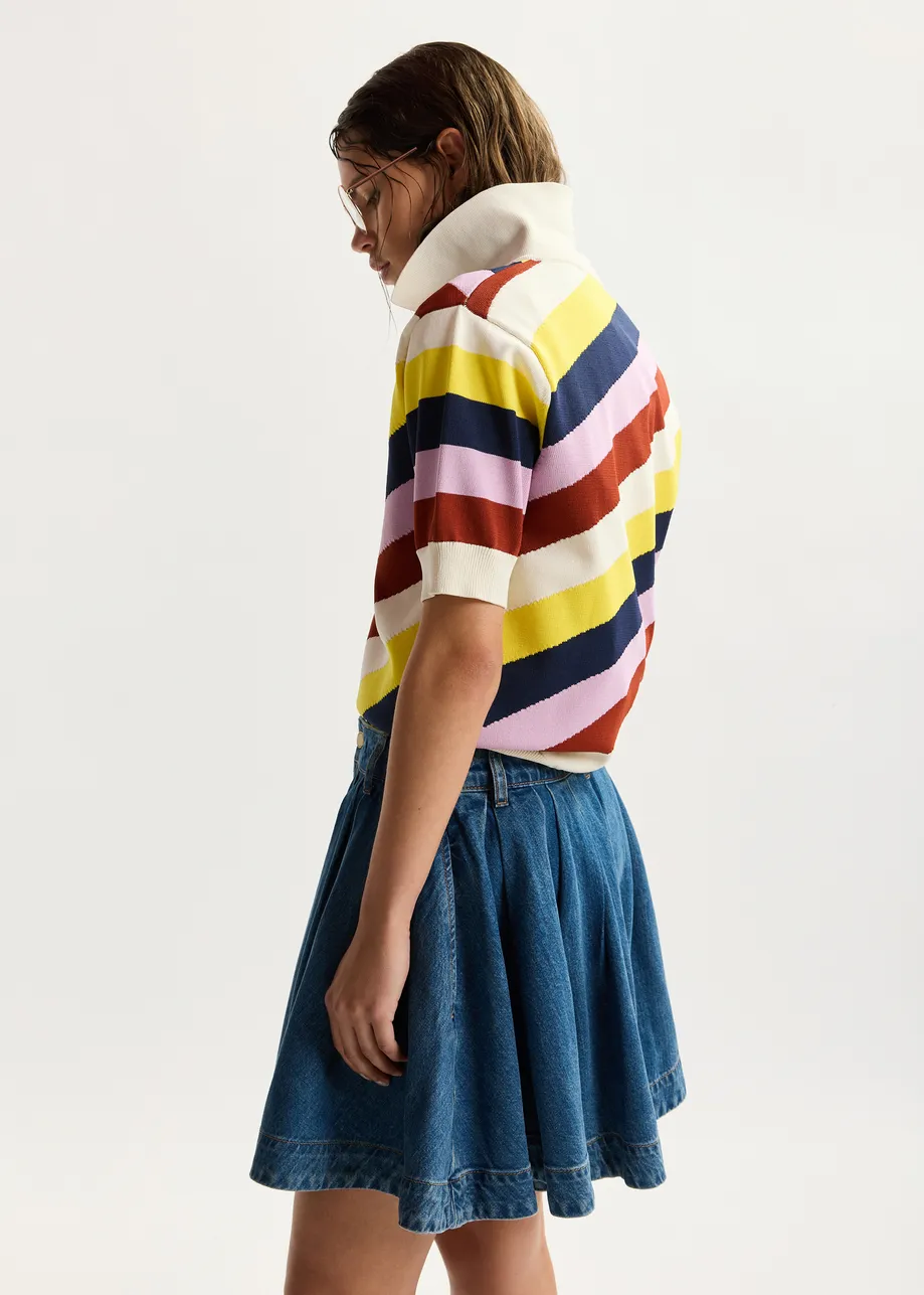 Polo in maglia a righe multicolor e bianco ottico con bottoni a contrasto