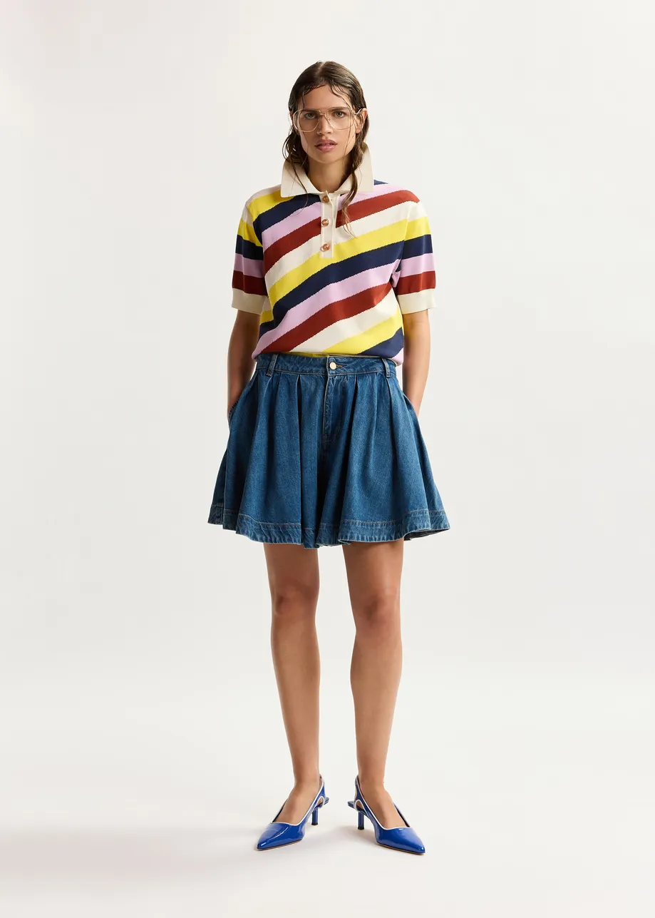 Polo in maglia a righe multicolor e bianco ottico con bottoni a contrasto