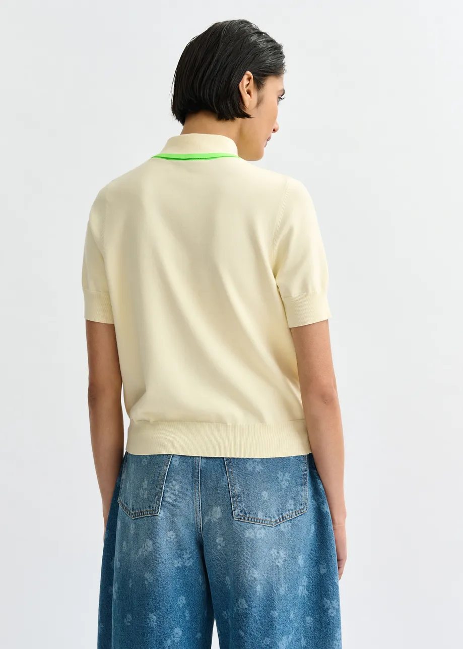 Polo en maille fine blanc cassé à col foulard vert clair