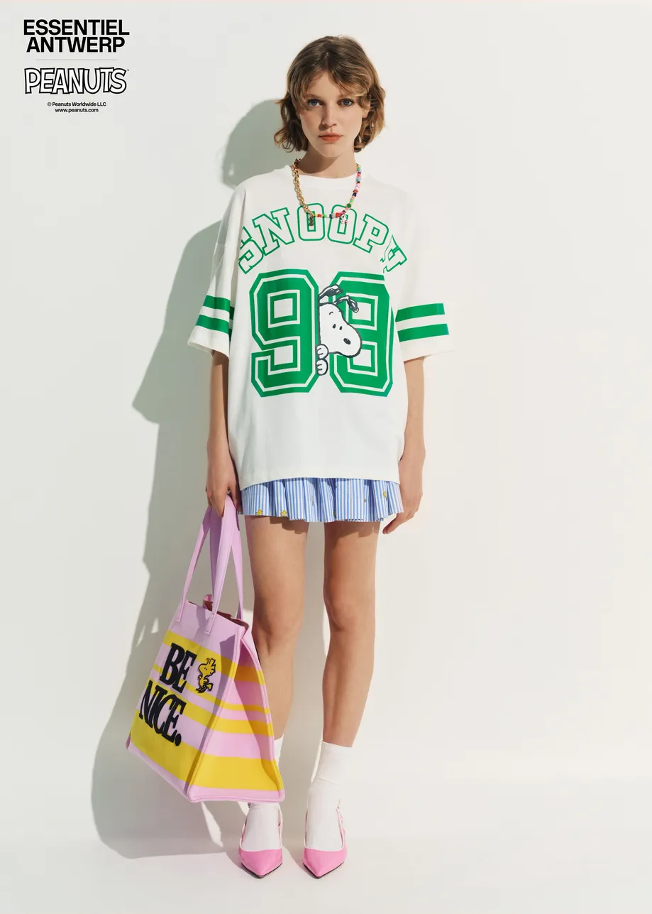 Gebroken wit T-shirt met Peanuts™ Snoopy print en groene tekst