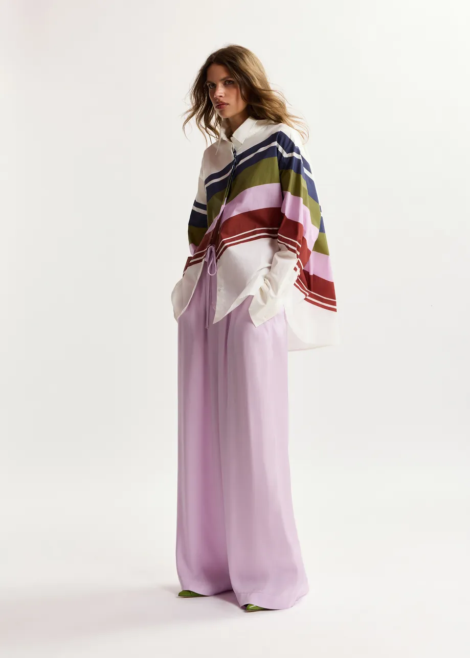 Camicia oversize in cotone bianco ottico e multicolor dalla stampa a righe piazzata