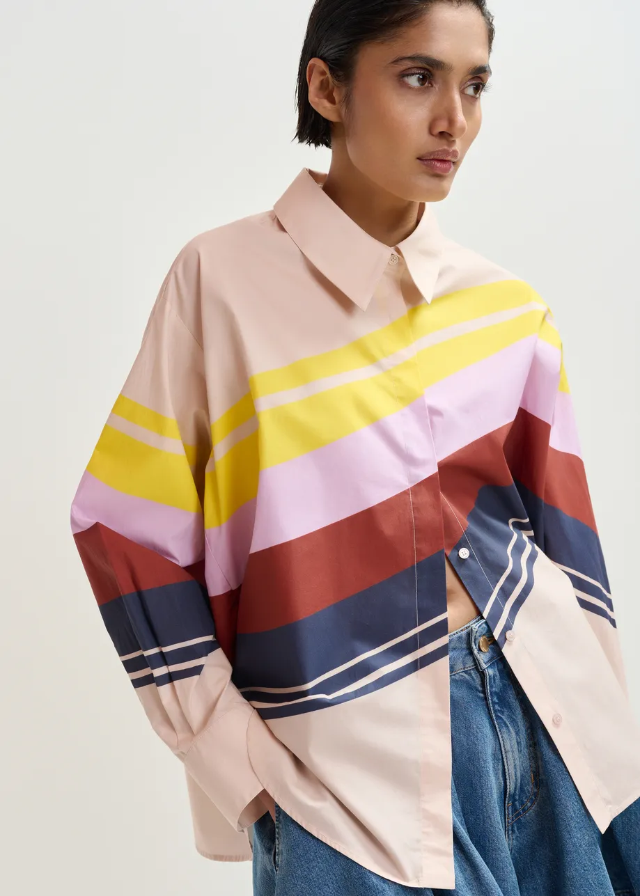 Camicia oversize in cotone color crema e multicolor con stampa a righe piazzata
