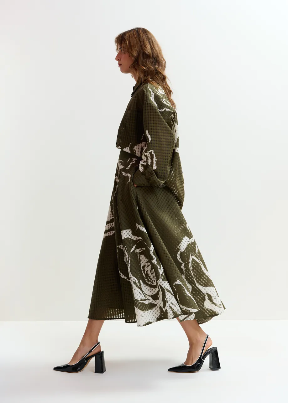 Camisa oversize estampada semitransparente, caqui y blanco roto