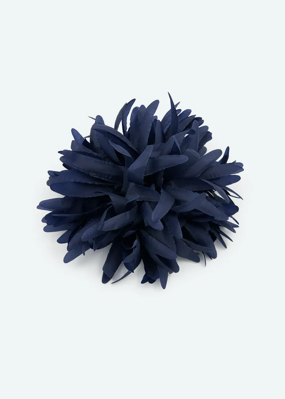 Spilla a forma di fiore blu scuro
