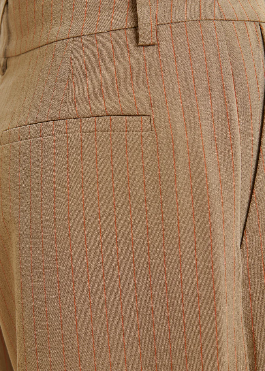 Brown and red checked wide-leg pants