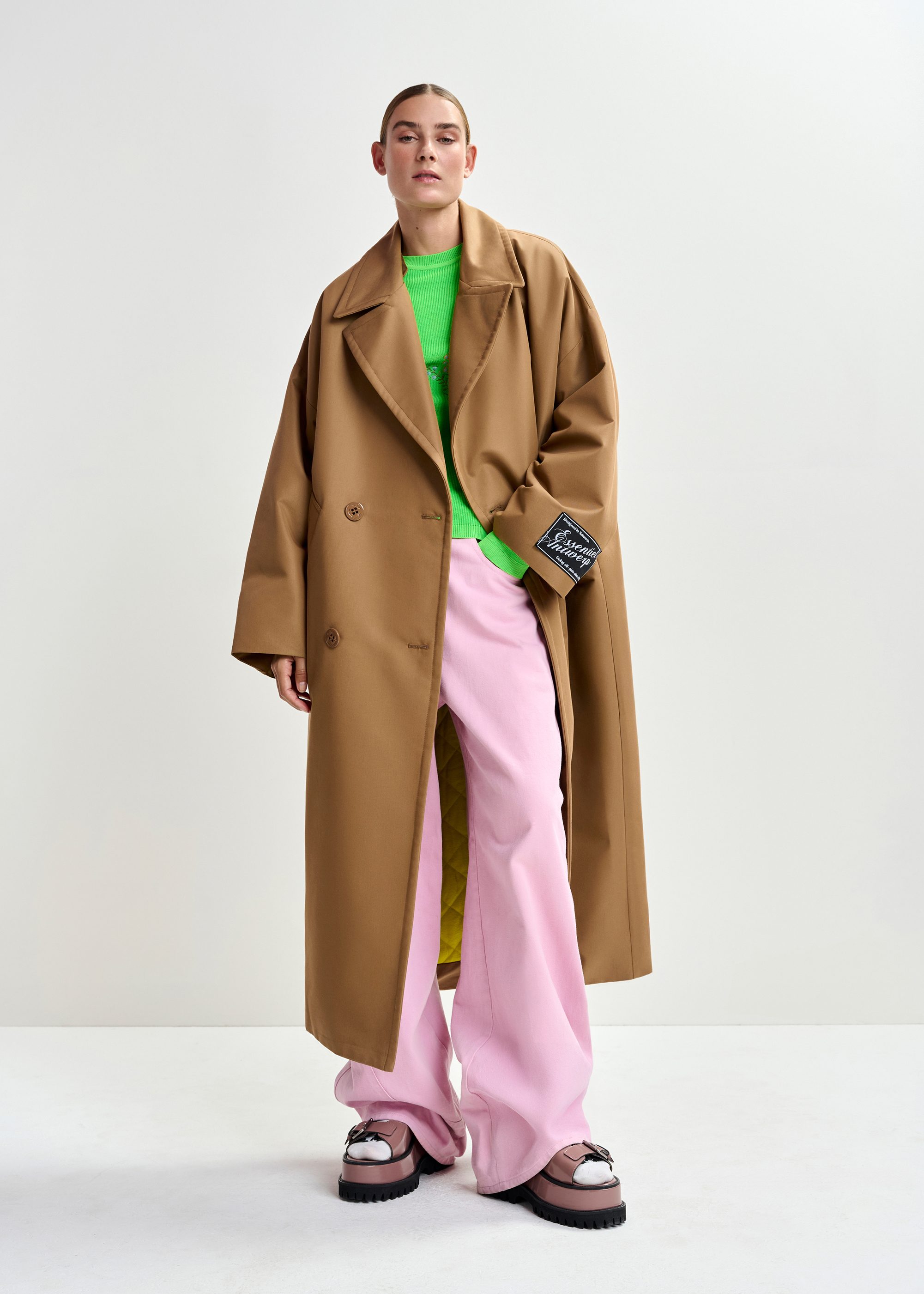 Brown oversized trenchcoat | Essentiel Antwerp Belgium