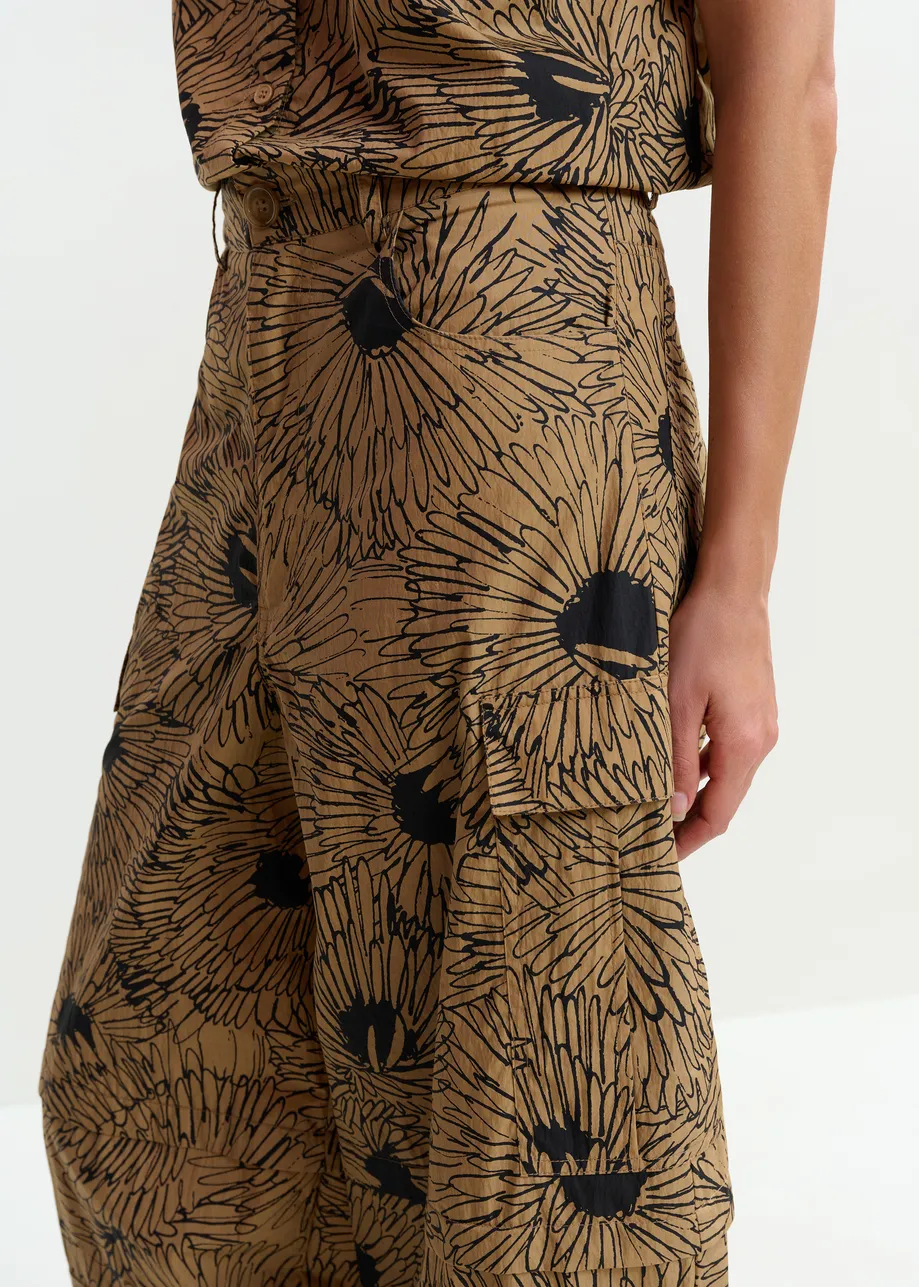 Pantalones cargo con solapas en mezcla de algodón, marrón claro y negro