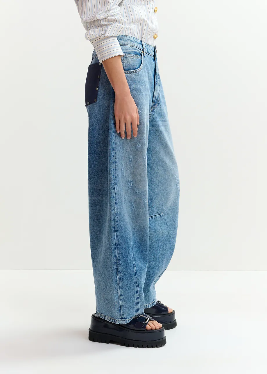 Blauwe biokatoenen versleten jeans met cropped barrelpijp