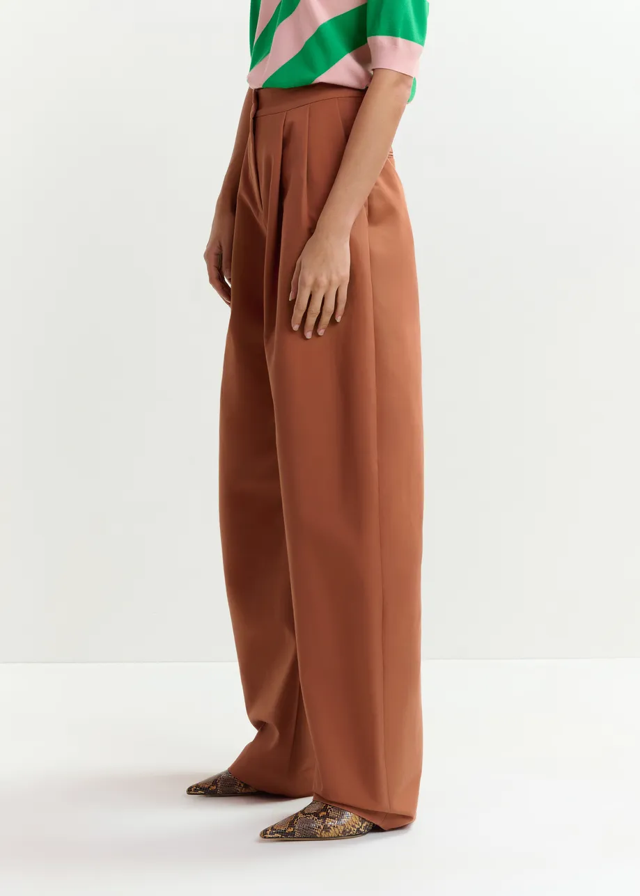Brown barrel-leg pants with pleated waist