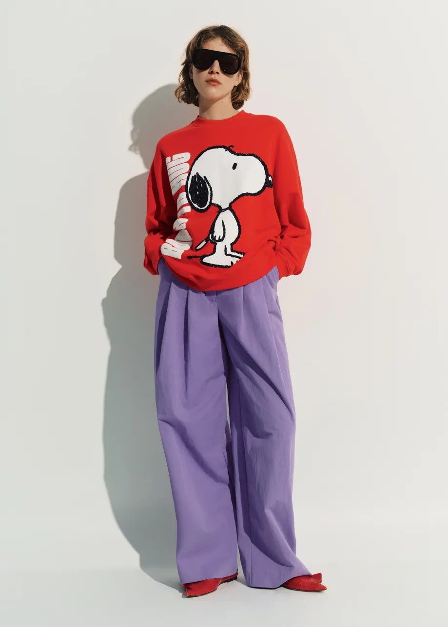 Red cotton sweatshirt with Peanuts™ Snoopy motif