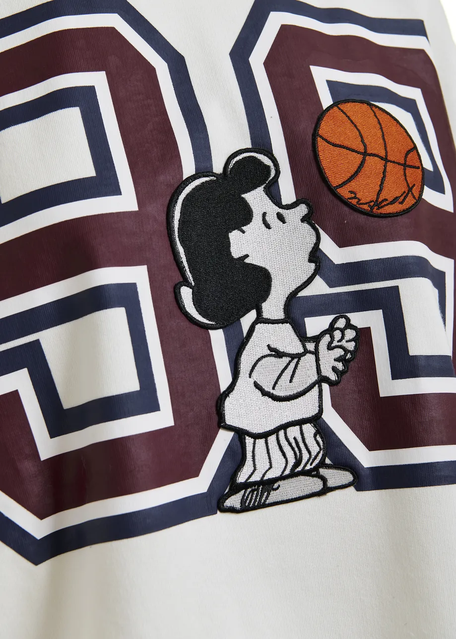 T-shirt en blanc cassé avec écusson Peanuts™ Lucy appliqué et imprimé textuel