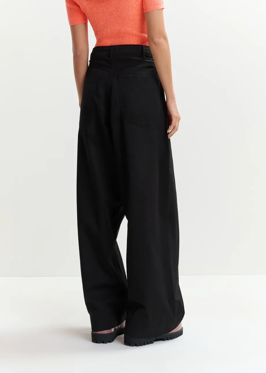 Black pleated wide-leg pants