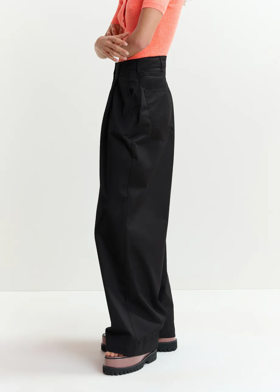 Black pleated wide-leg pants