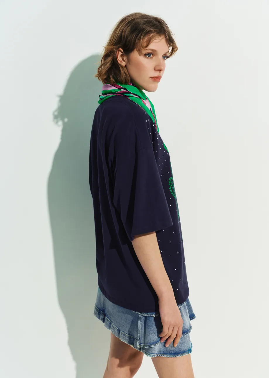 T-shirt Peanuts™ Snoopy orné de strass, bleu marine et vert