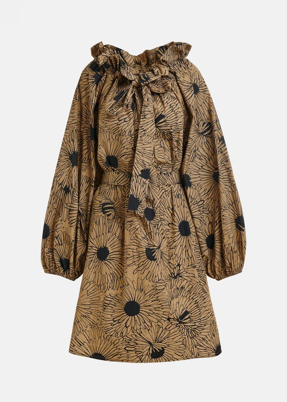 Robe longue brun clair et noire à manches volumineuses et encolure réglable