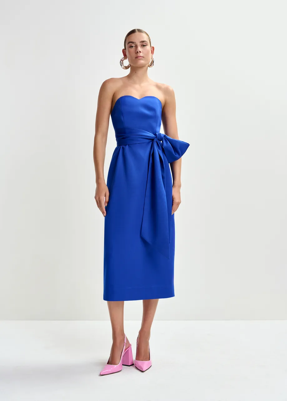 Blauwe strapless midi-jurk met wikkelriem