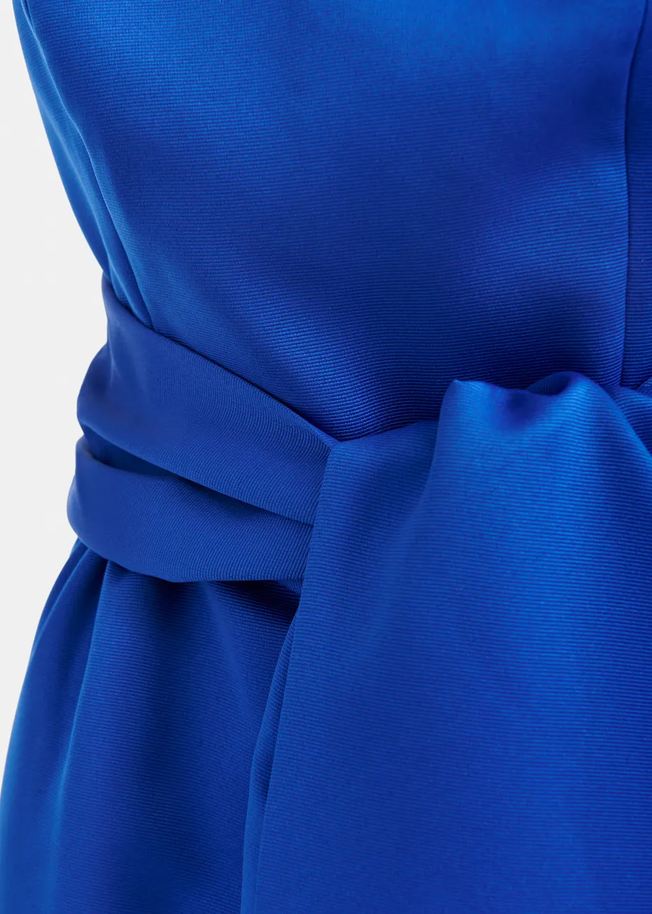 Blauwe strapless midi-jurk met wikkelriem