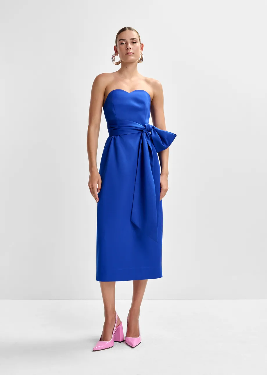 Blauwe strapless midi-jurk met wikkelriem
