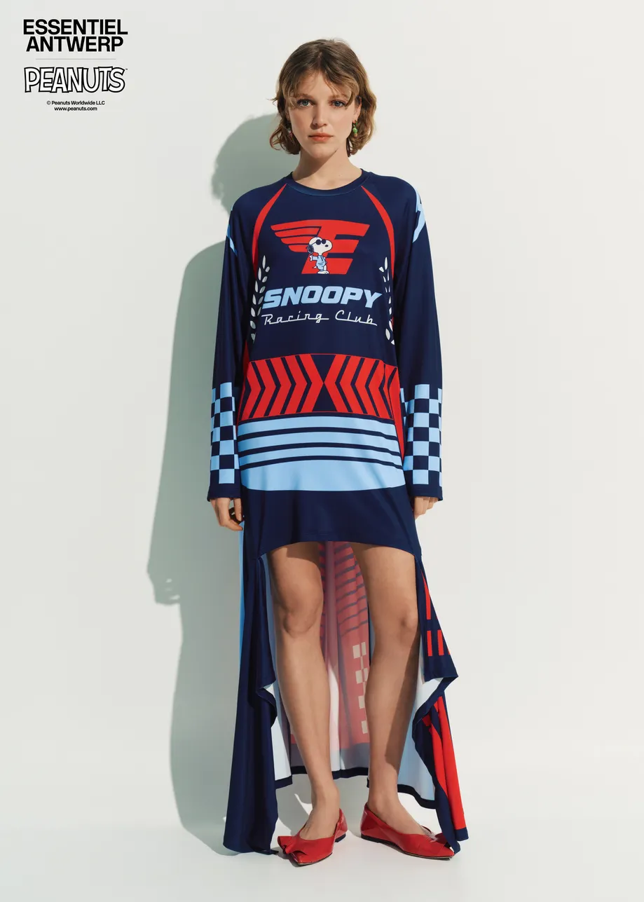 Asymmetrische, grafisch jersey mini jurk in marineblauw met rode en lichtblauwe Peanuts™ print