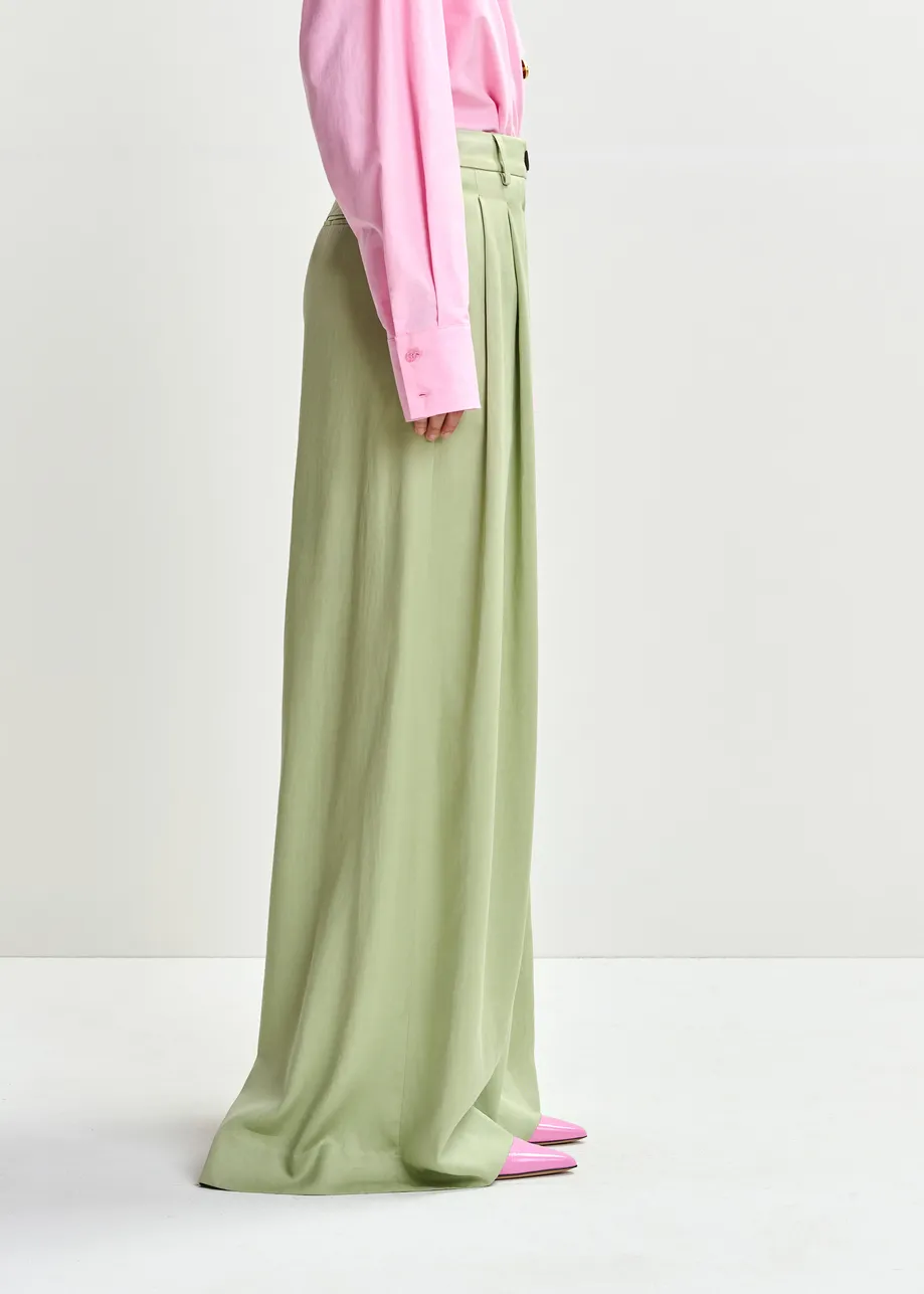 Lichtgroene broek met brede pijp