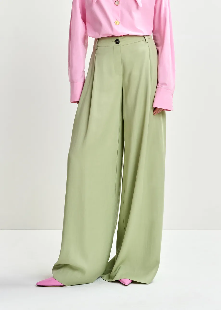 Lichtgroene broek met brede pijp